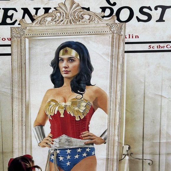 Framed Wonder Woman Poster 11X17 Gal Gadot DC Comics - Picture 2 of 5